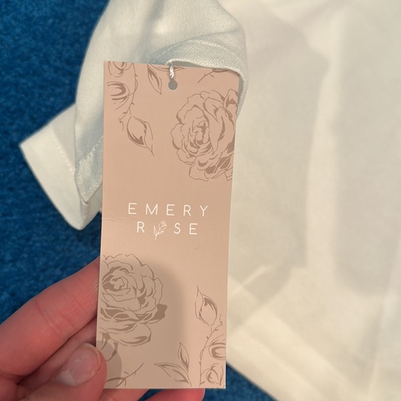 Never been worn, selling because I thought it would be thicker - Picture 2 of 3